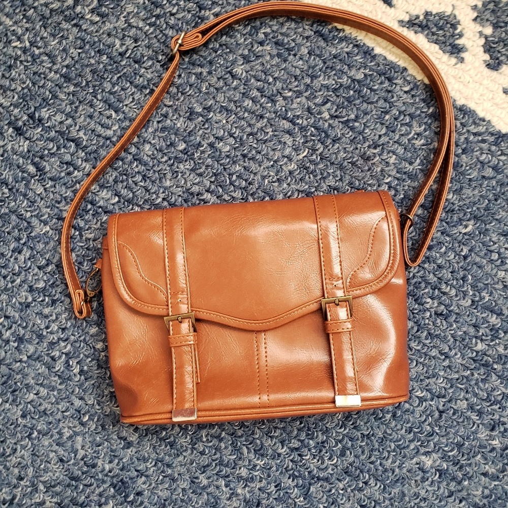 Vintage look crossbody bag